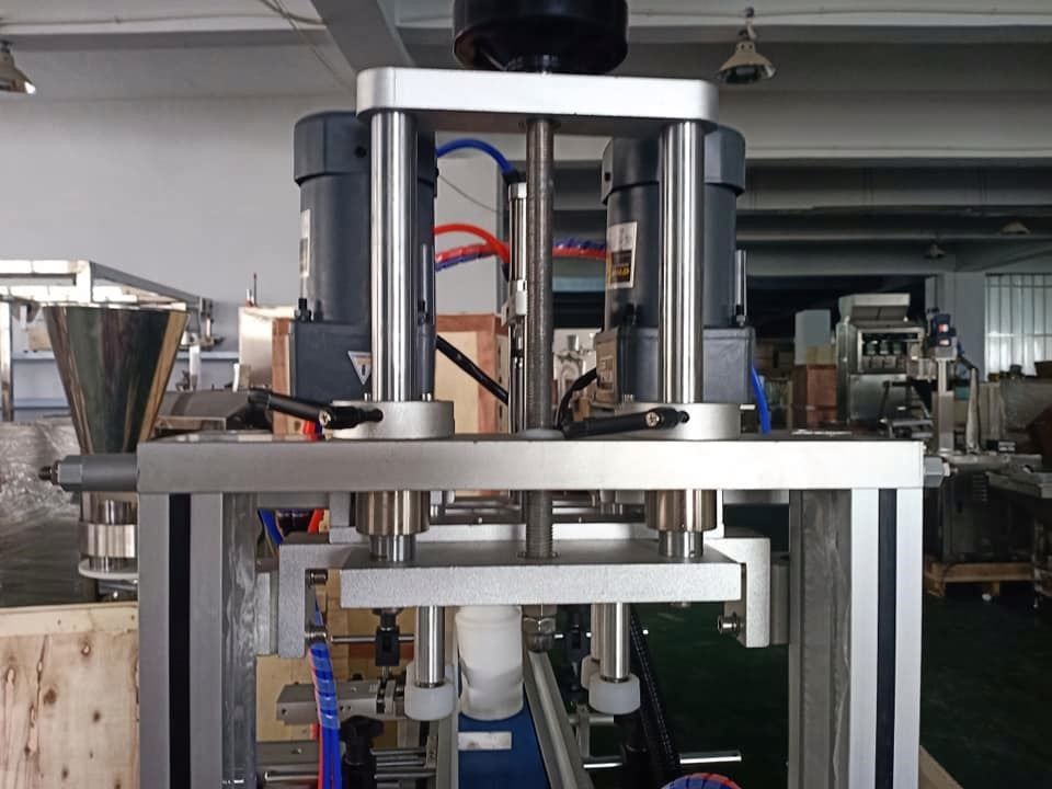 Paslanmaz çelik yarı otomatik şişe kapağı makinesi Masaüstü tipi